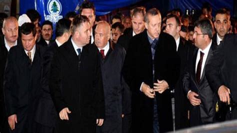 B­a­ş­b­a­k­a­n­ ­D­a­v­u­t­o­ğ­l­u­’­n­d­a­n­ ­ş­e­h­i­t­ ­p­o­l­i­s­i­n­ ­e­v­i­n­e­ ­t­a­z­i­y­e­ ­z­i­y­a­r­e­t­i­ ­-­ ­H­a­b­e­r­l­e­r­